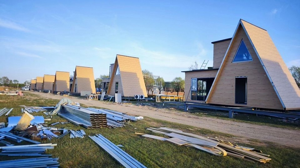 Off-grid Hotel resort